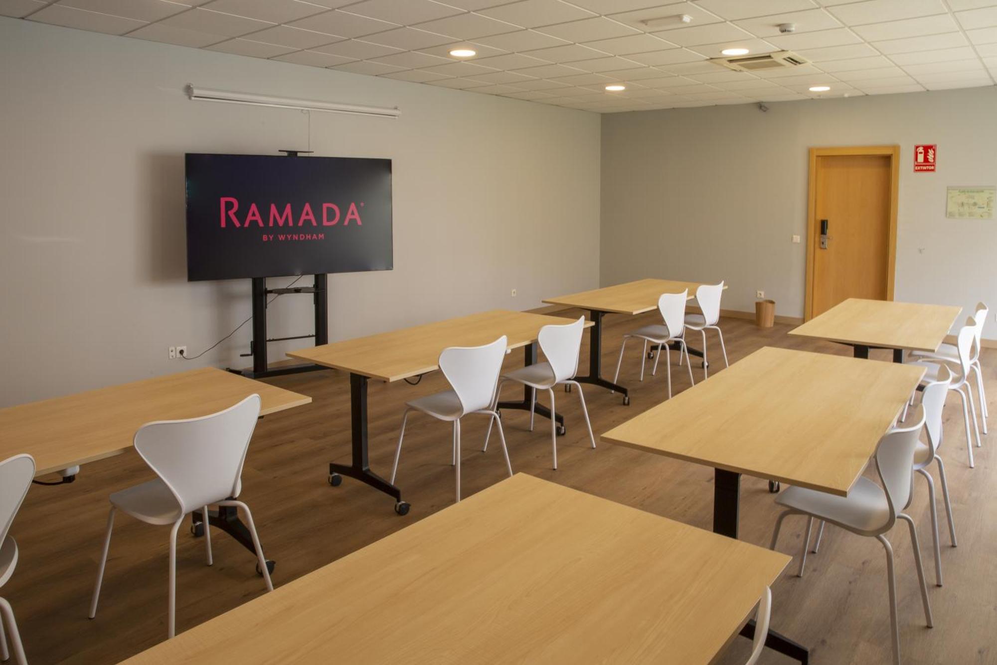 Ramada By Wyndham Madrid Getafe Hotel Ngoại thất bức ảnh