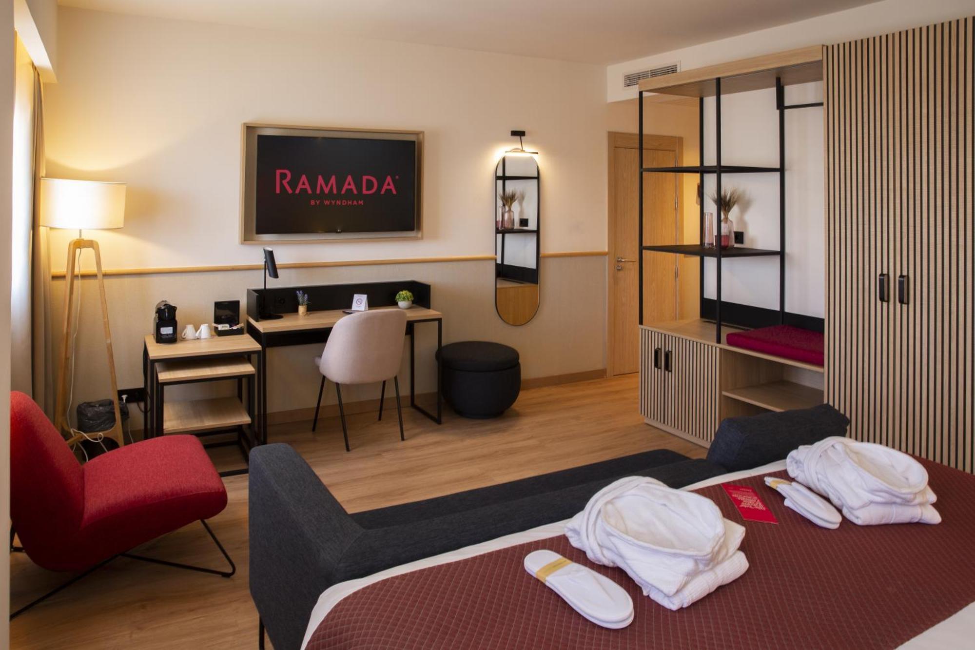 Ramada By Wyndham Madrid Getafe Hotel Ngoại thất bức ảnh